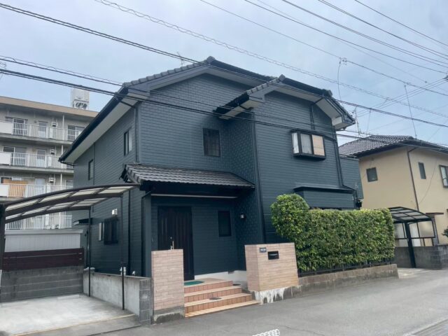 焼津市の住宅で外壁塗装工事が完了した写真
