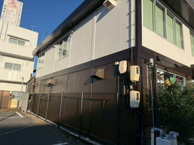 ALC外壁のツートン塗装完成