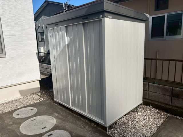 外壁塗装完了後のきれいになった住宅外観