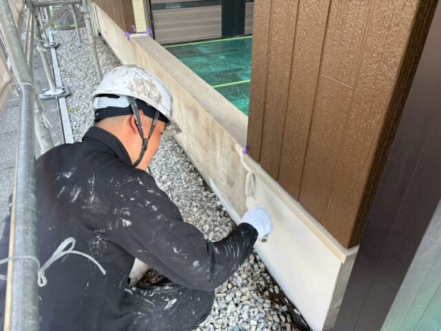 藤枝市の外壁塗装工事で雨どいを塗装