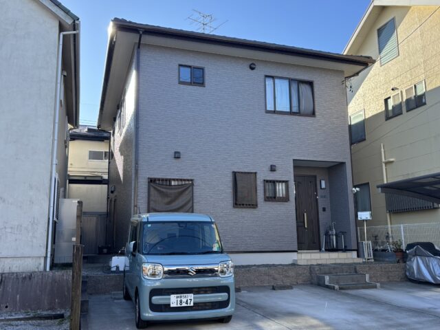 焼津市で外壁塗装により新築のようにきれいに仕上がった住宅外観