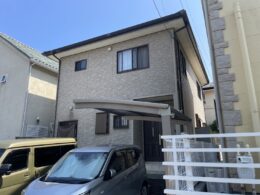 焼津市で施工した意匠性サイディング外壁の施工前写真