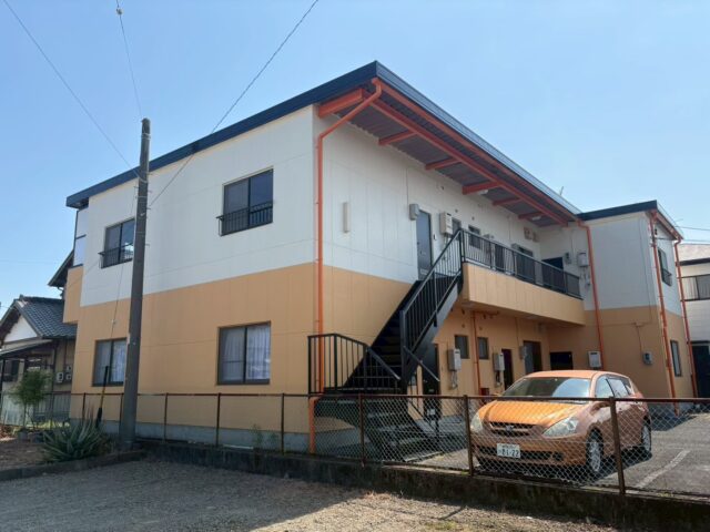 島田市でアパート塗装が完了したおしゃれなツートンカラーの外観