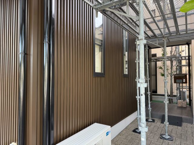 焼津市のガルバリウム鋼板屋根と外壁塗装の完成状況