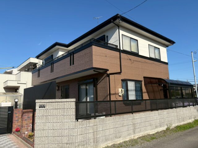 焼津市の屋根塗装外壁塗装で住宅全体がきれいになった完成写真