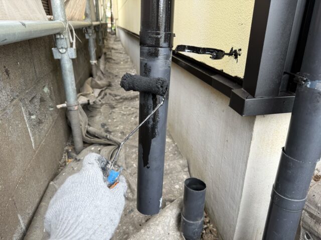 焼津市の住宅で行った雨どい塗装作業