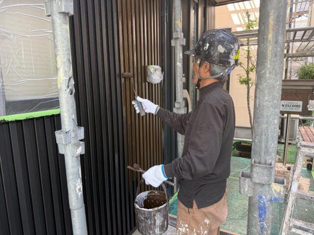 焼津市で行ったガルバリウム鋼板外壁の塗装状況
