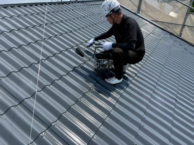 屋根塗装の施工状況