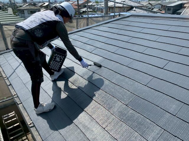 屋根の仕上げ塗装②